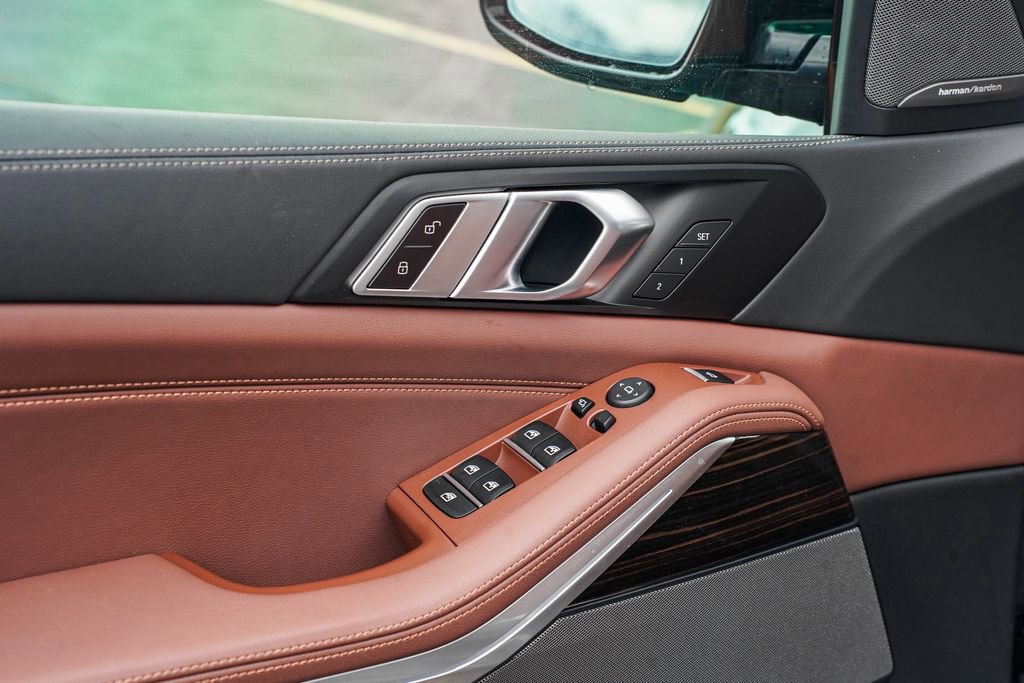 Used 2024 BMW X5 xDrive40i w/ M Sport Package image 10