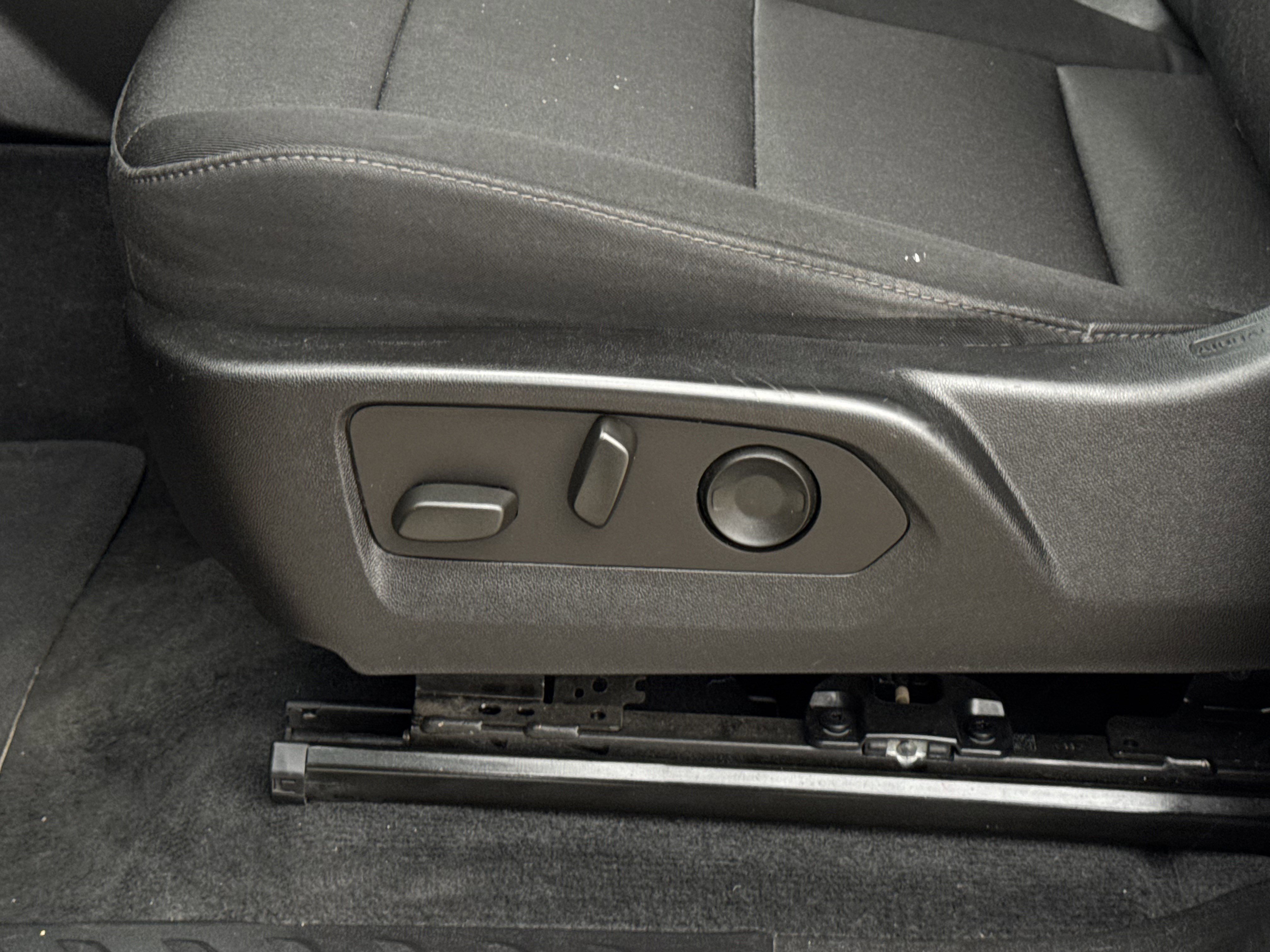 Used 2023 Chevrolet Colorado Trail Boss image 17