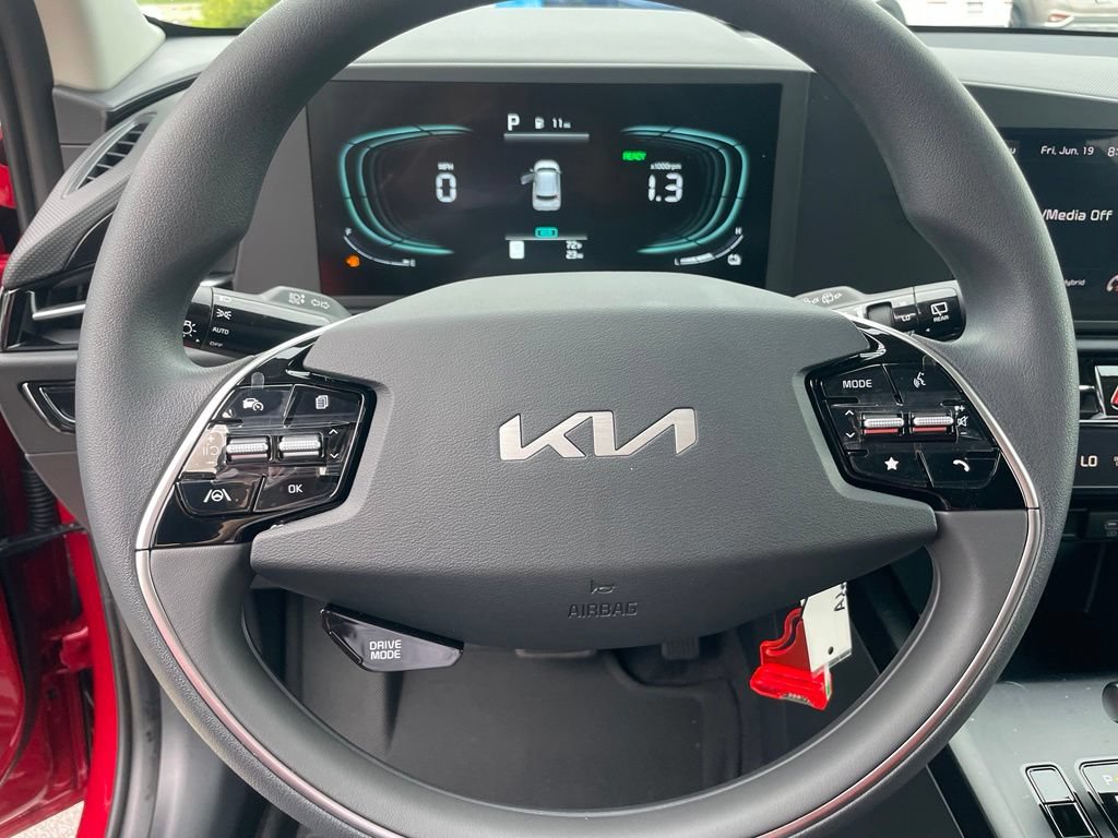 New 2026 Kia Niro LX FWD image 13