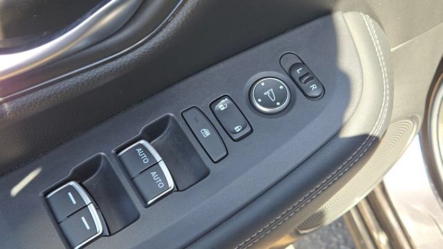 Used 2024 Honda HR-V EX-L image 16