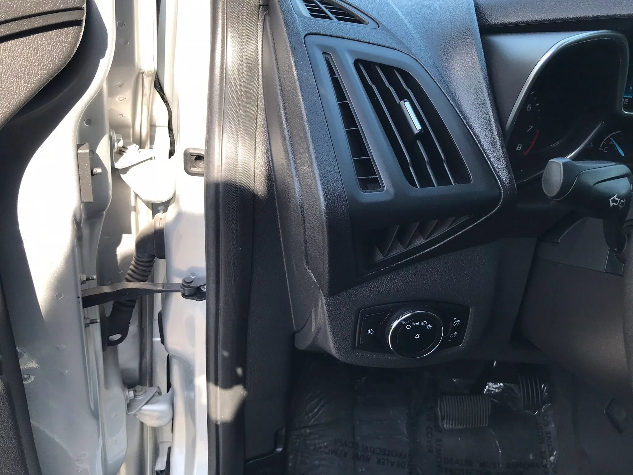 Used 2018 Ford Transit Connect XLT image 15