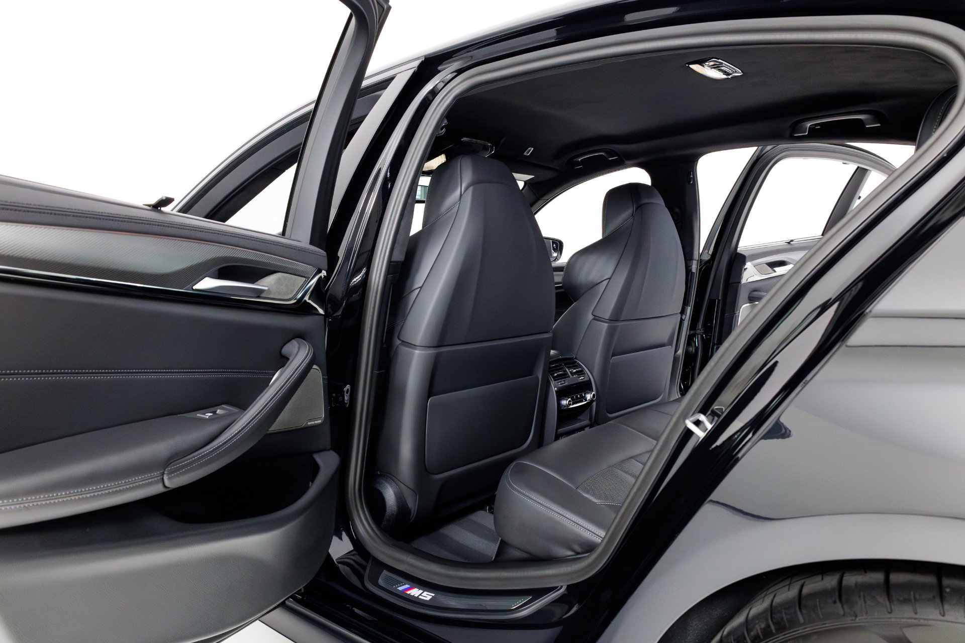 Used 2023 BMW M5 w/ Executive Package image 46