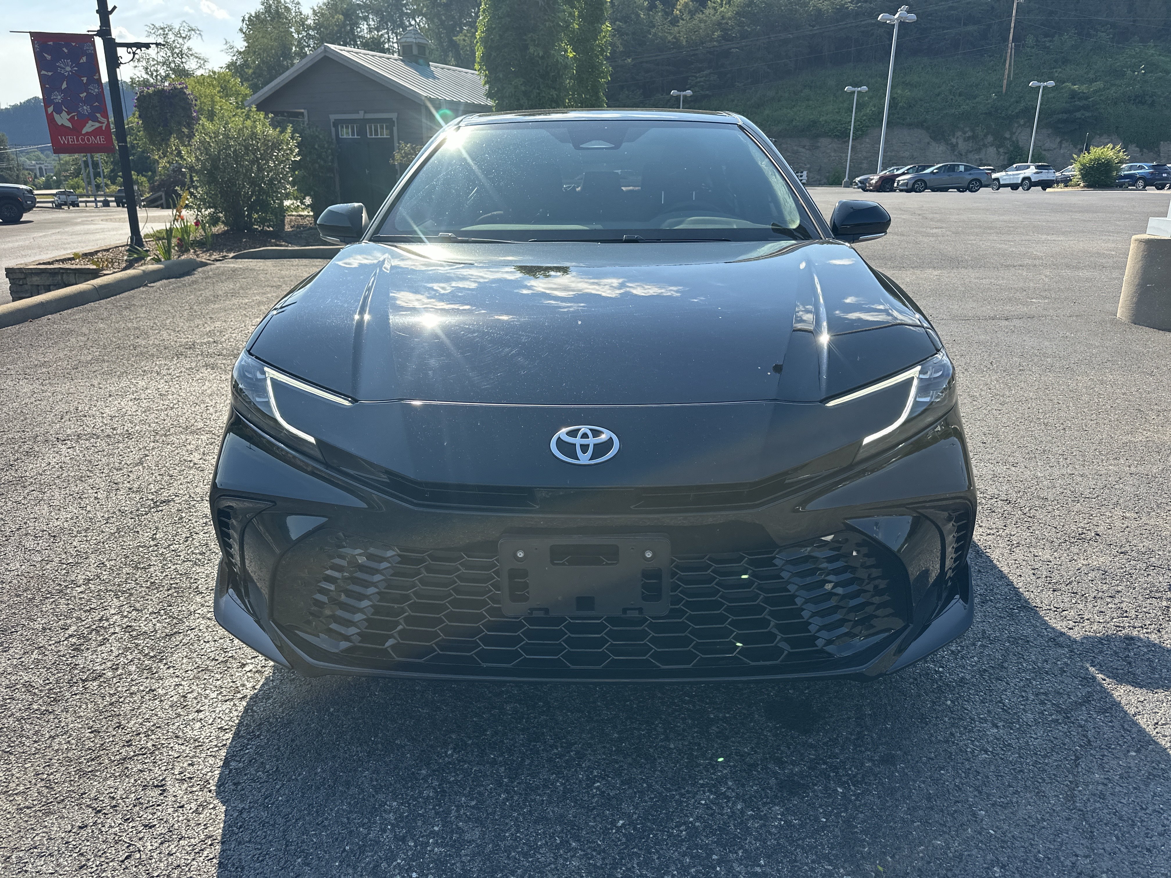 Used 2025 Toyota Camry XSE AWD/4WD image 7
