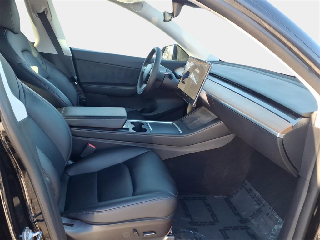 Used 2021 Tesla Model Y Long Range image 15