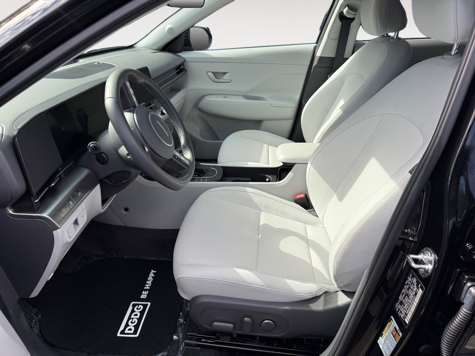 Certified 2025 Hyundai Kona SEL FWD image 10