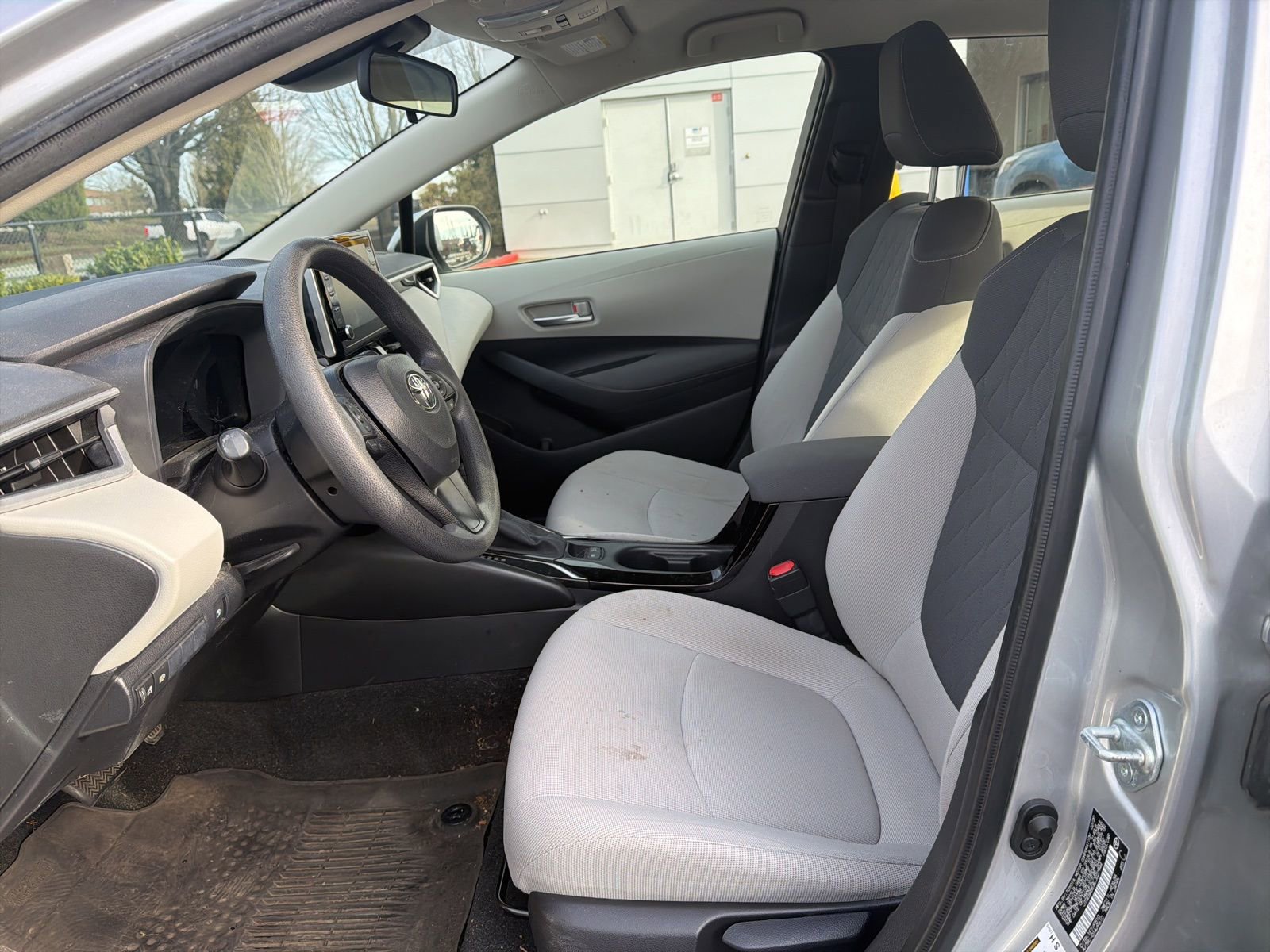 Used 2020 Toyota Corolla LE image 10