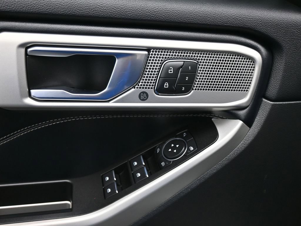 Certified 2020 Ford Explorer Limited w/ Hybrid Equipment Group 310A RWD image 11