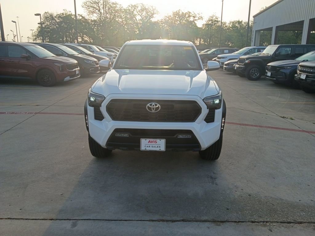 Used 2025 Toyota Tacoma TRD Off-Road AWD/4WD image 5