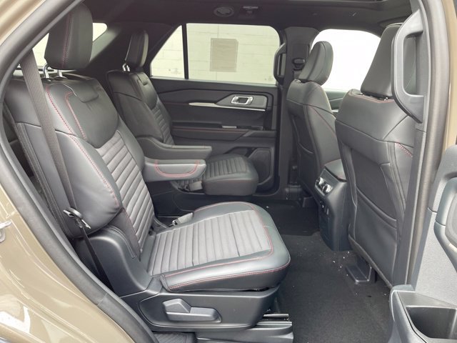 New 2026 Ford Explorer ST-Line w/ ST-Line Street Pack AWD/4WD image 32