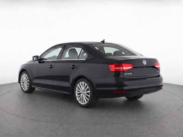 Used 2015 Volkswagen Jetta SE FWD image 3