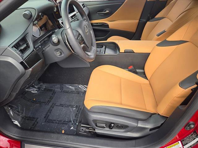 Used 2024 Lexus ES 250 w/ Premium Package image 16
