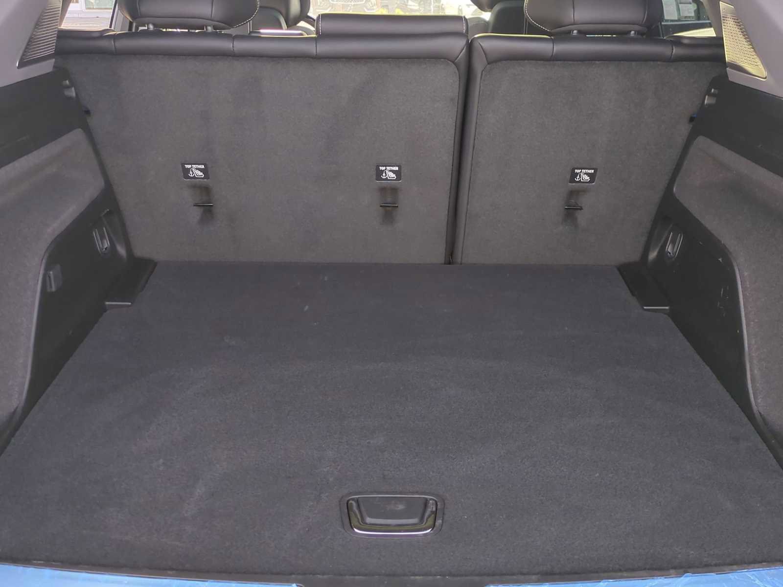 Used 2025 Cadillac Optiq Luxury 1 image 26