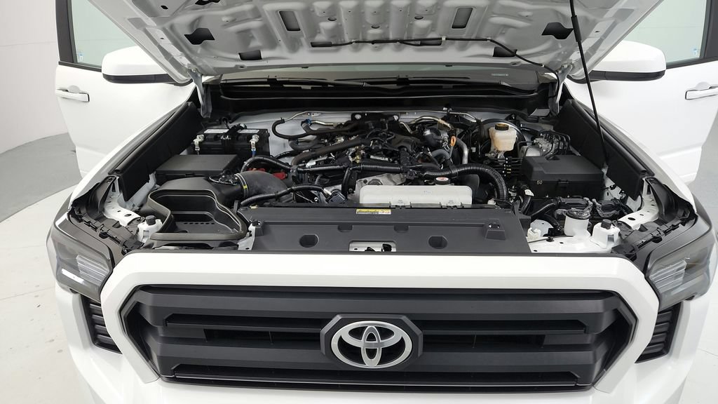 Certified 2024 Toyota Tacoma SR5 AWD/4WD image 22
