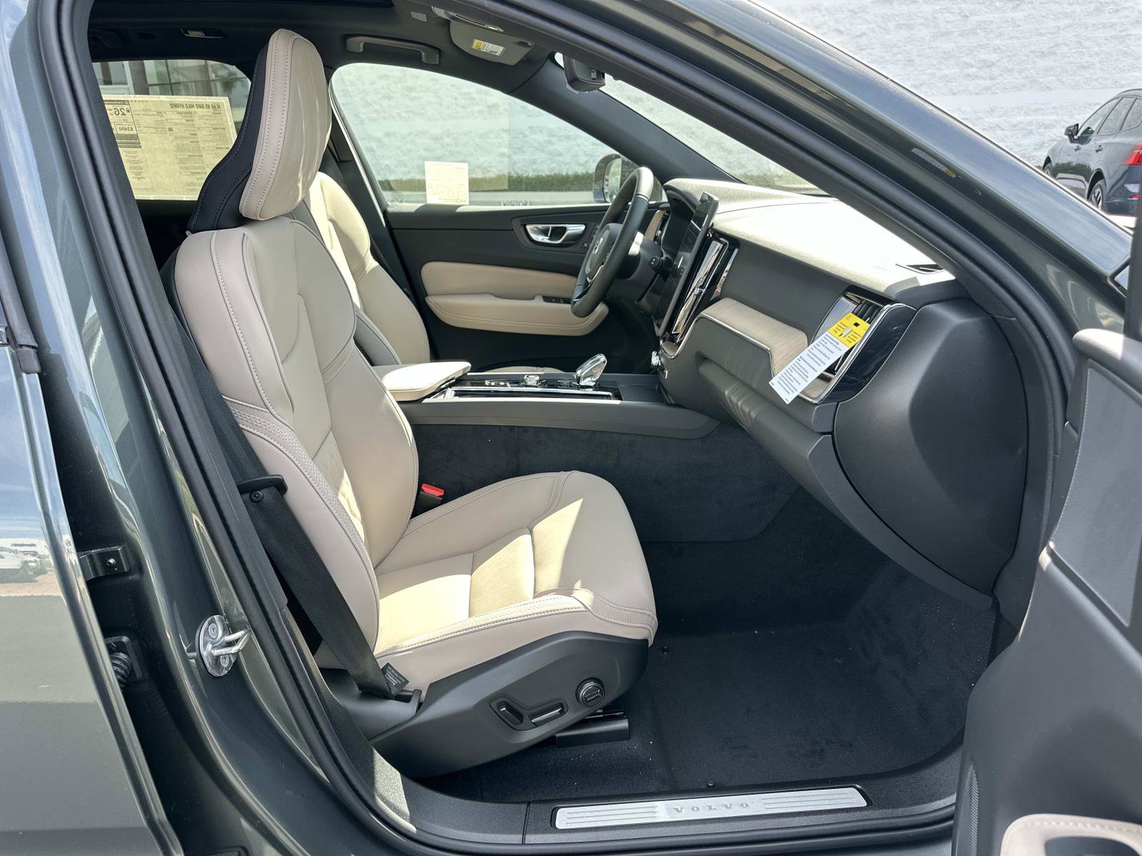 New 2026 Volvo XC60 B5 Core w/ Climate Package AWD/4WD image 20