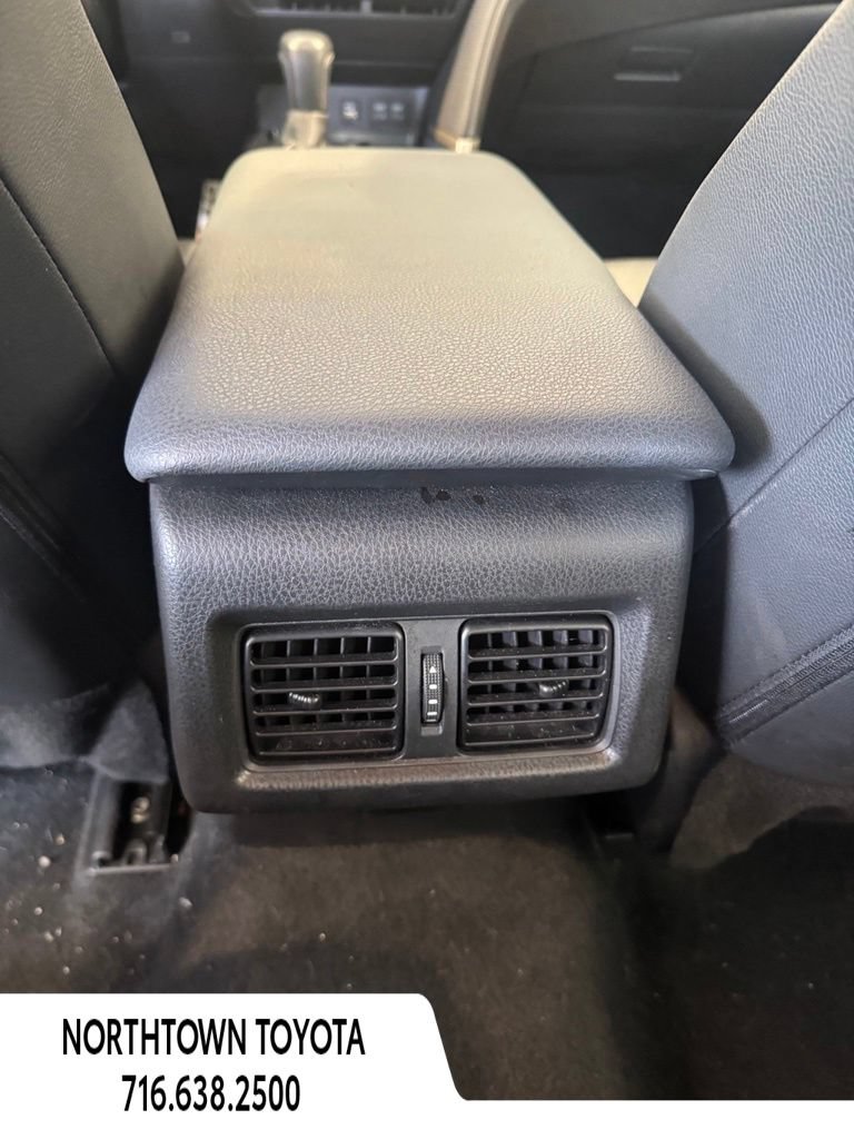 Used 2025 Toyota Camry SE FWD image 19