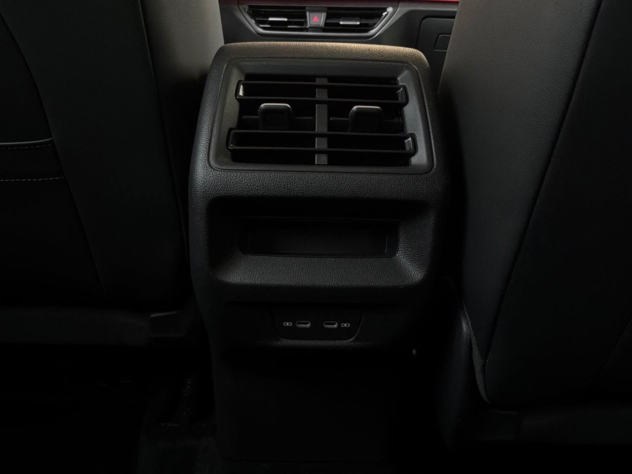 Used 2026 Volkswagen Tiguan SE FWD image 13