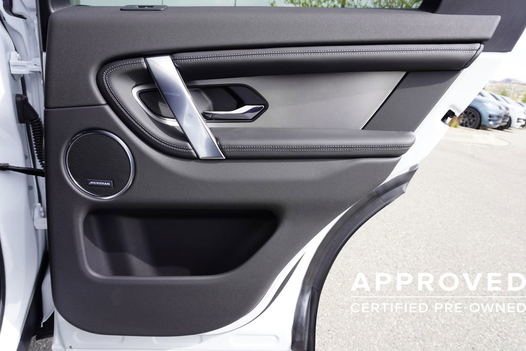 Used 2025 Land Rover Discovery Sport Dynamic SE image 25