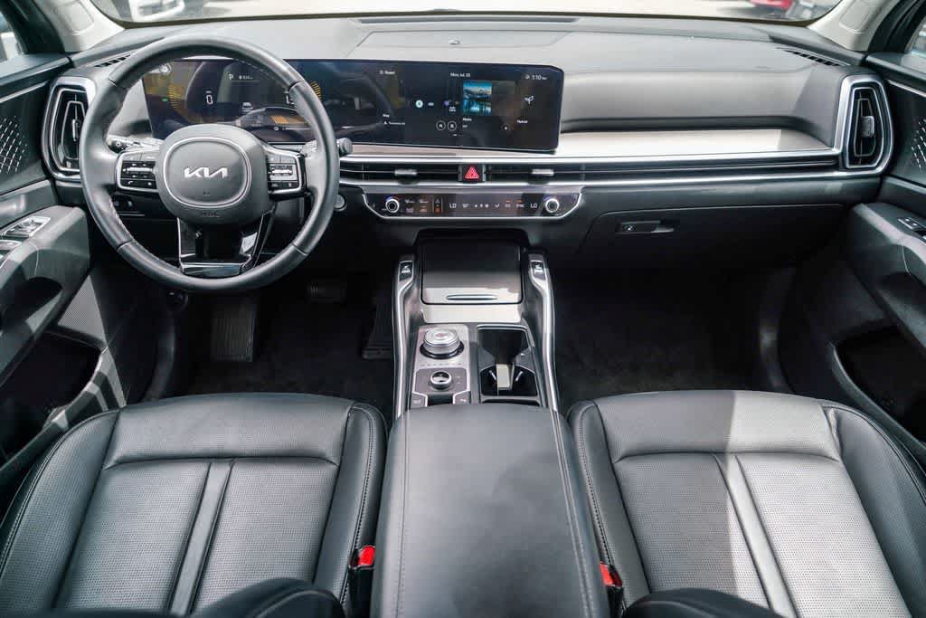 Certified 2025 Kia Sorento EX AWD/4WD image 11