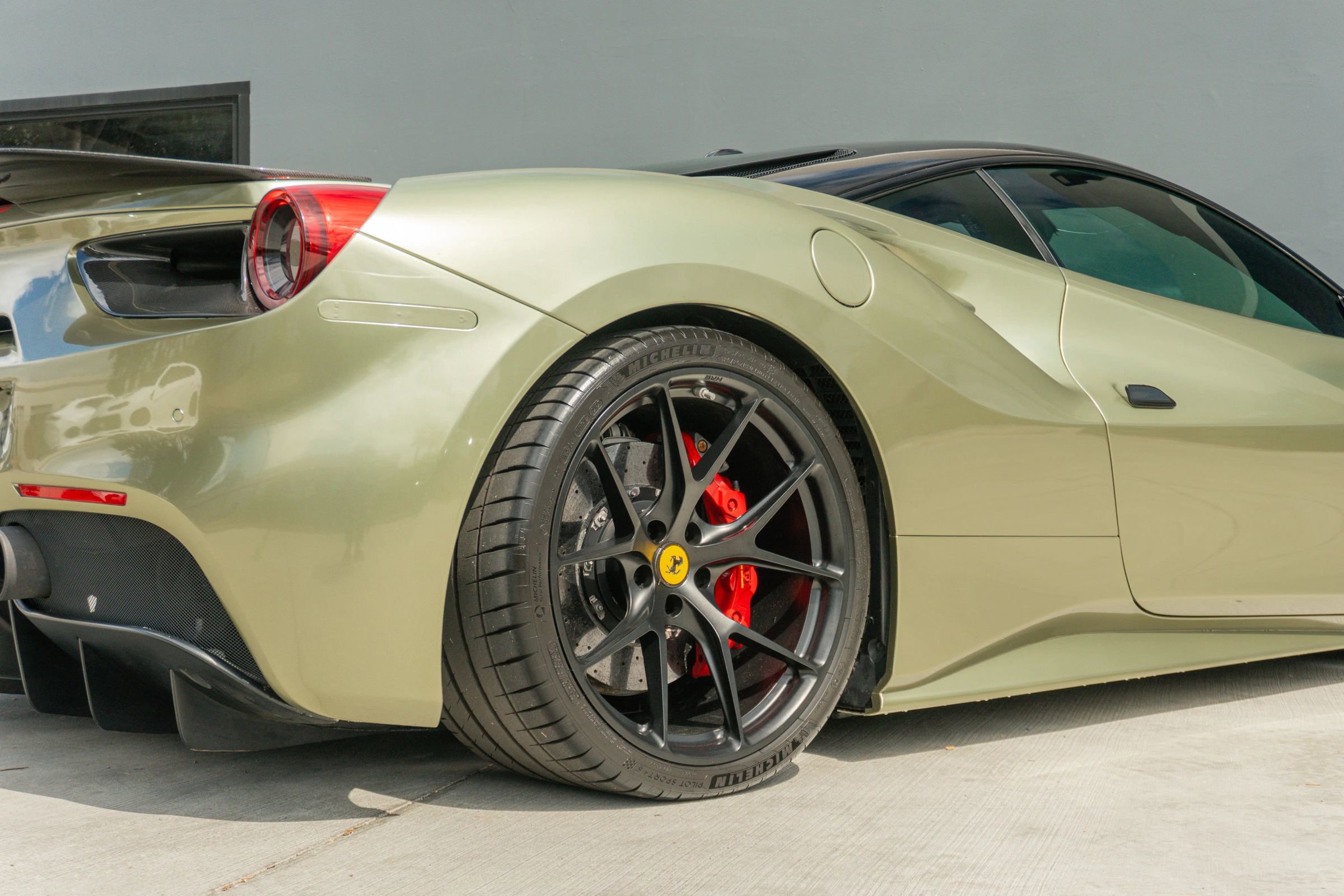 Used 2018 Ferrari 488 GTB image 43