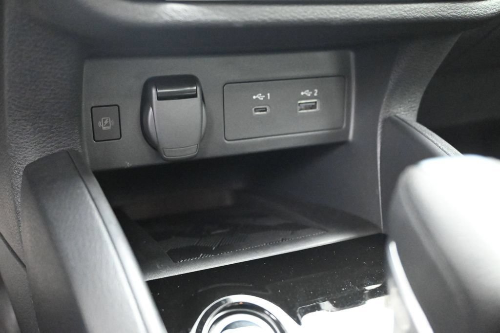 Certified 2025 Nissan Versa SR w/ Trunk Package FWD image 22