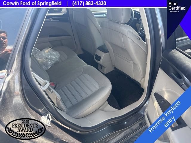 Used 2019 Ford Fusion SE FWD image 10