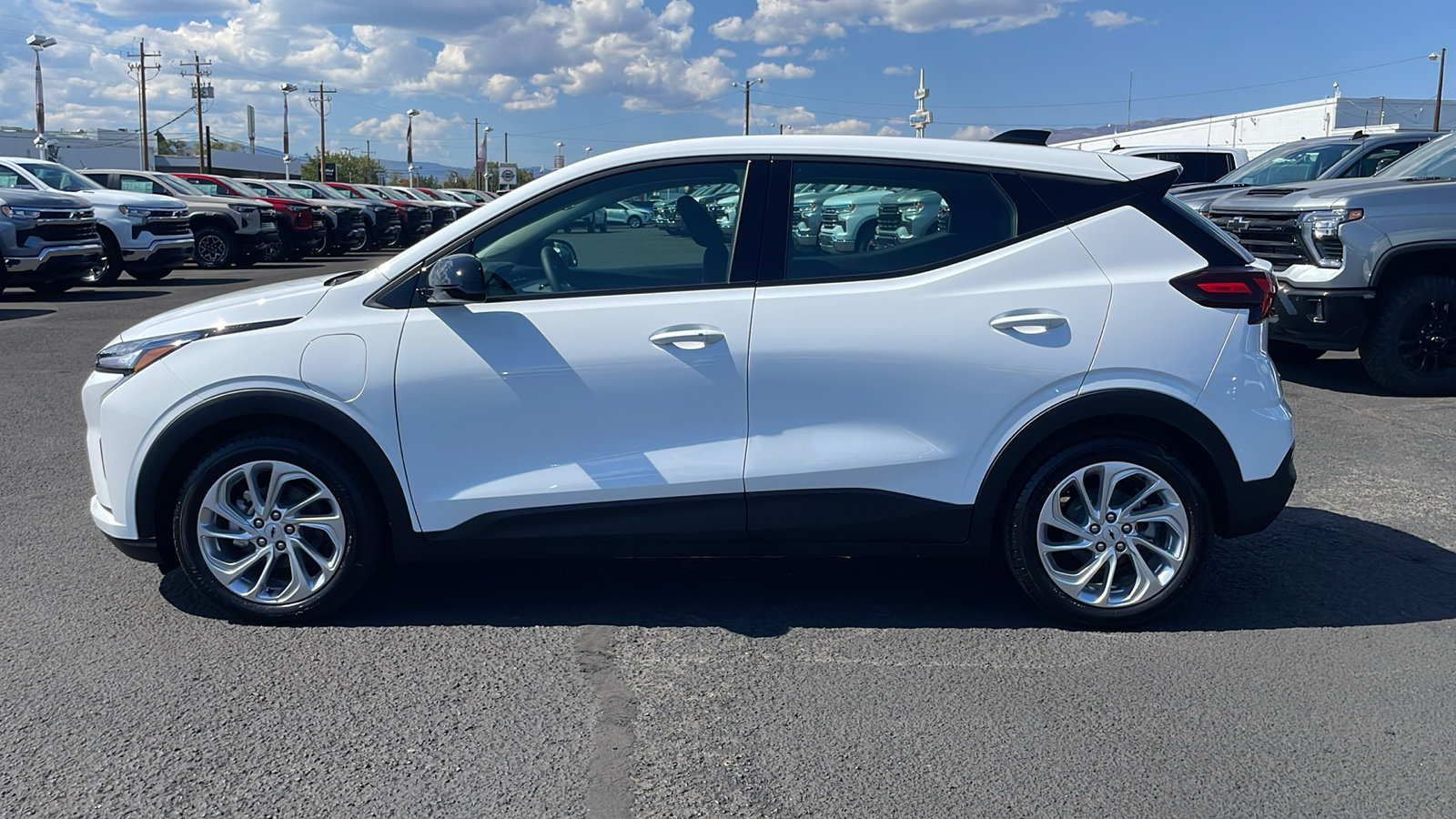 New 2027 Chevrolet Bolt LT w/ Comfort Package FWD image 9