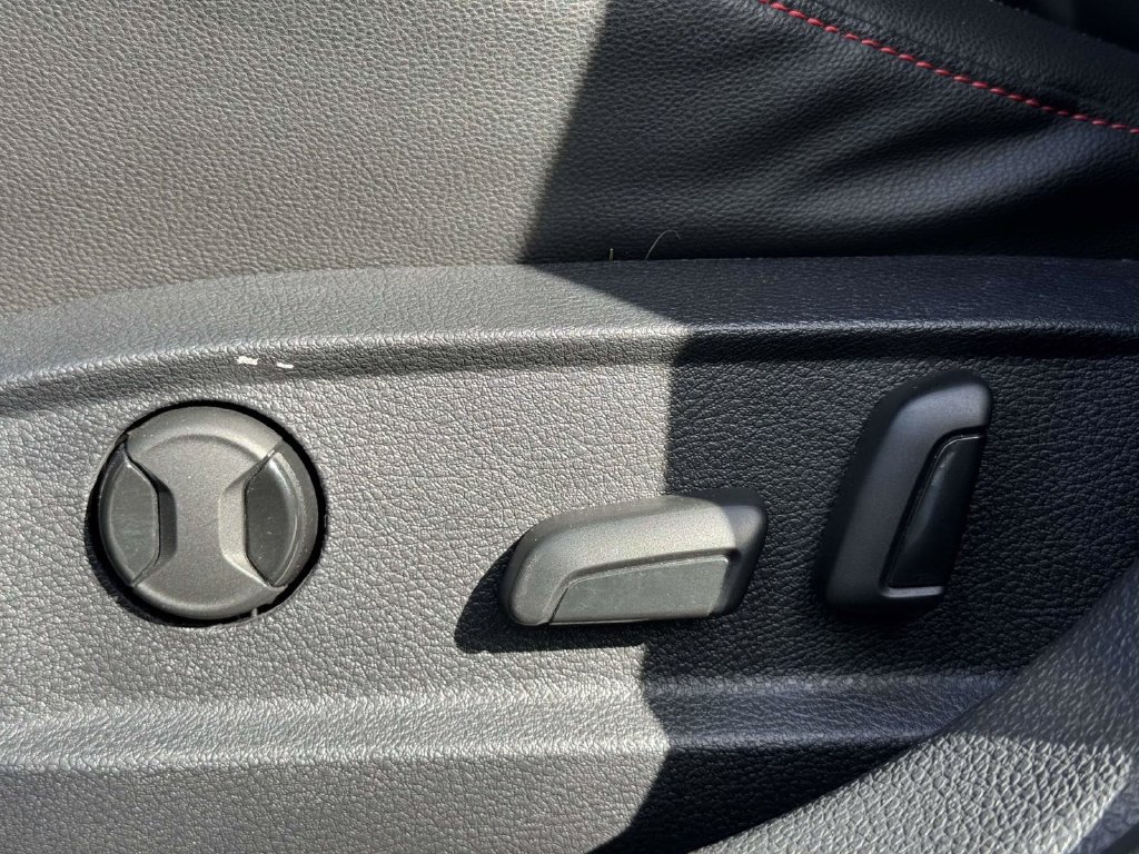 Used 2018 Volkswagen GTI Autobahn FWD image 18
