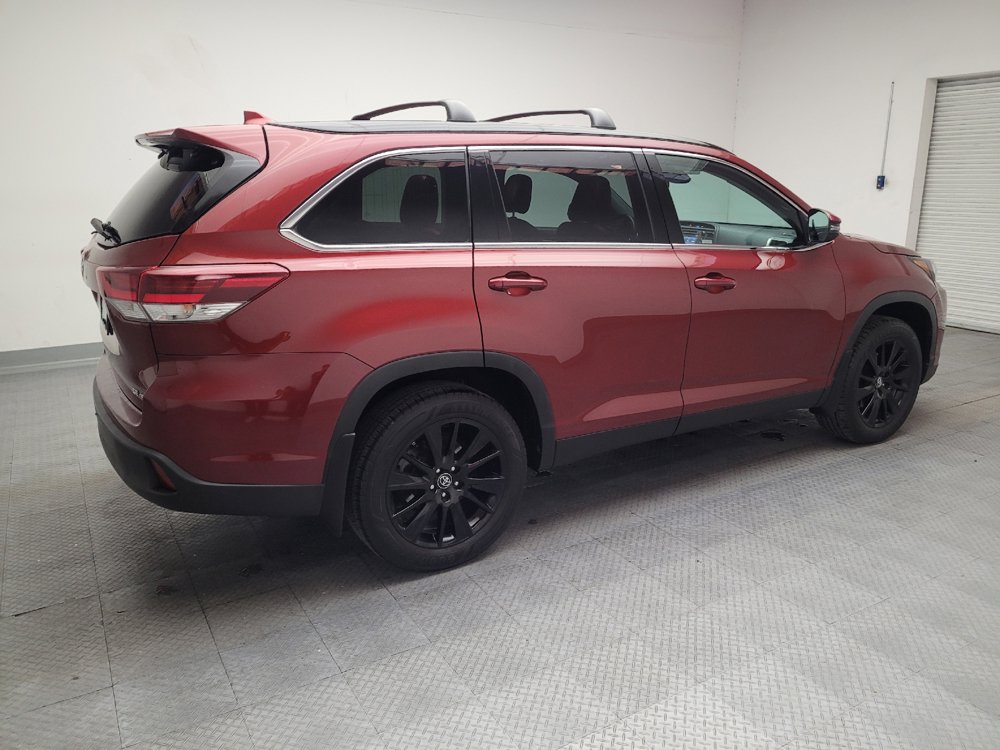 Used 2019 Toyota Highlander SE AWD/4WD image 10