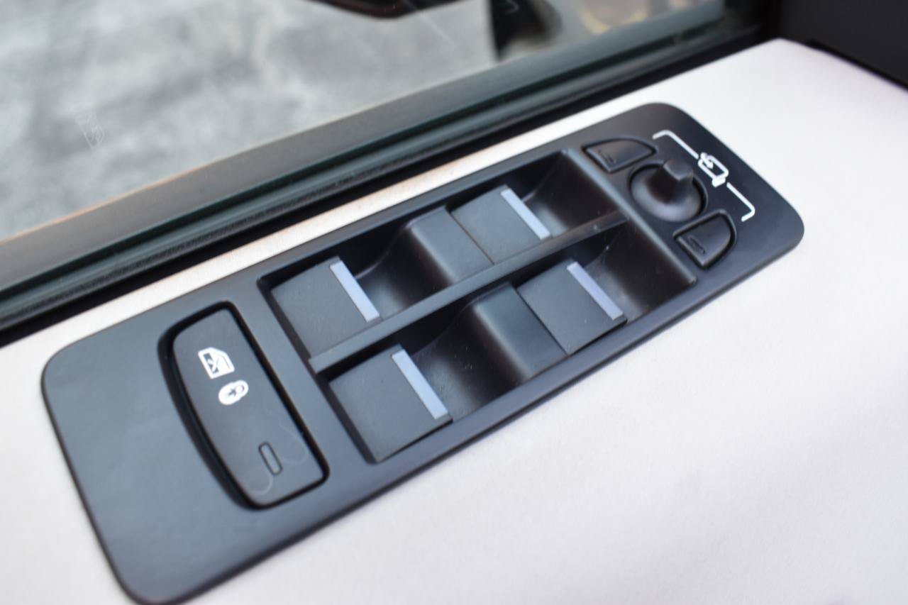 Used 2020 Land Rover Discovery Sport SE AWD/4WD image 39