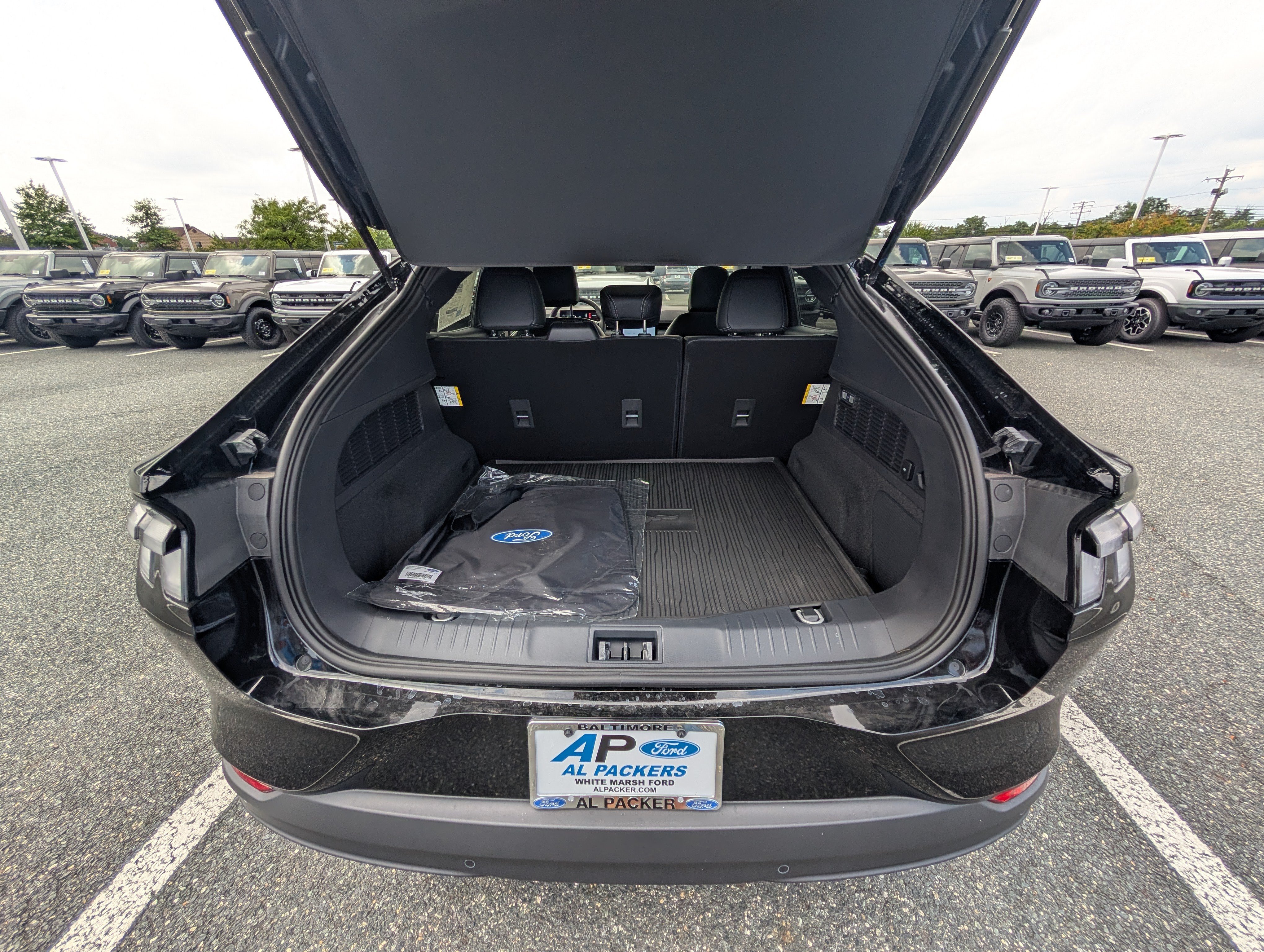 New 2026 Ford Mustang Mach-E Premium AWD/4WD image 8