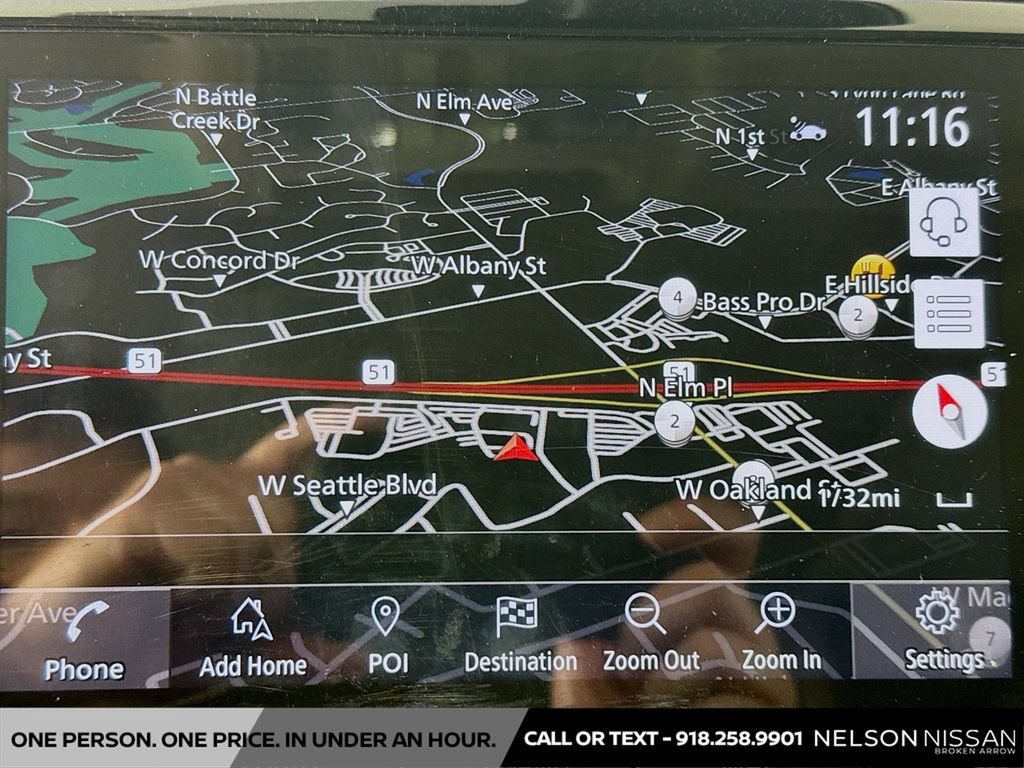 Used 2020 Nissan Titan SL w/ Moonroof Package AWD/4WD image 13