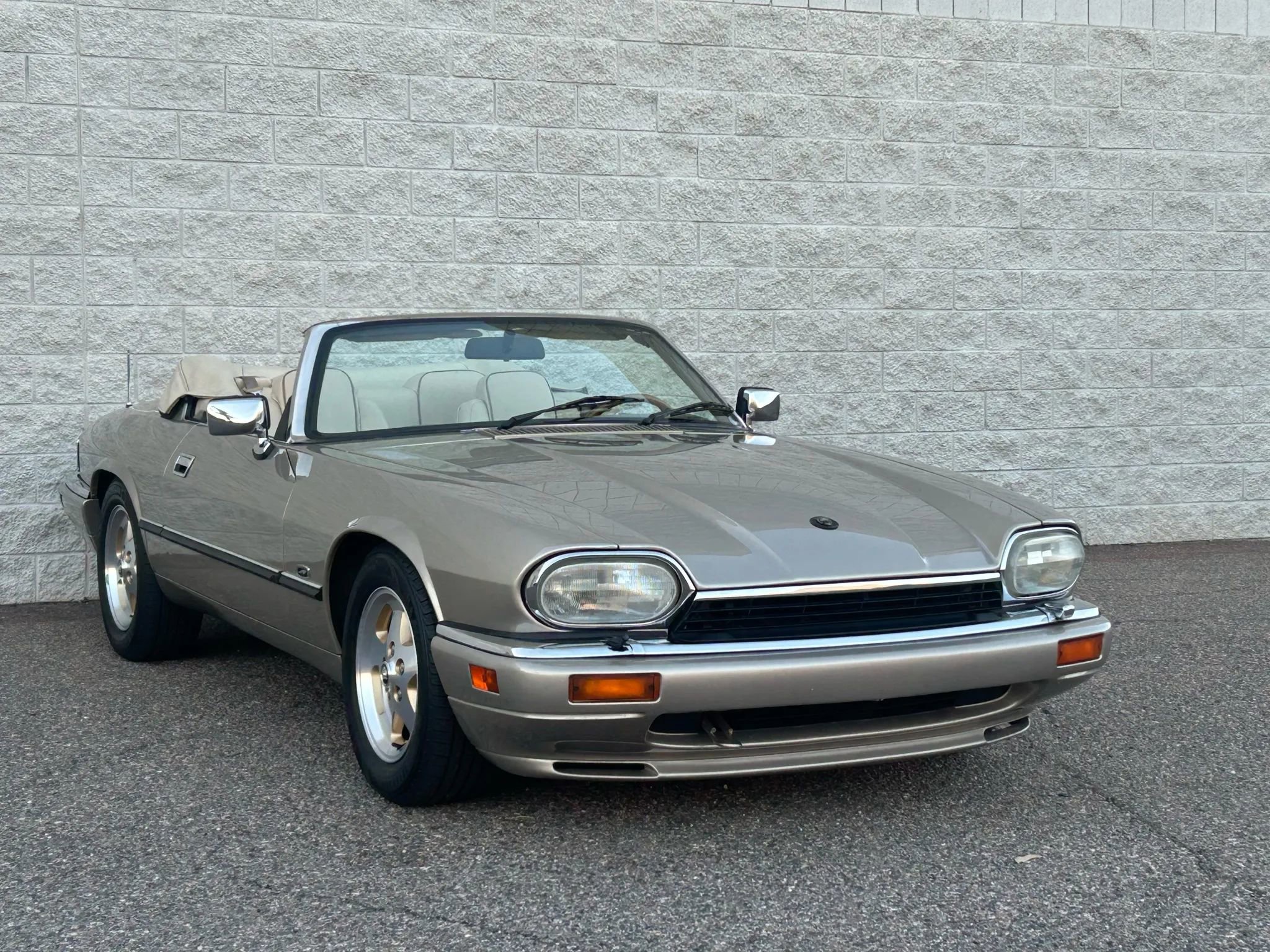 Used 1996 Jaguar XJS 4.0 Convertible image 3