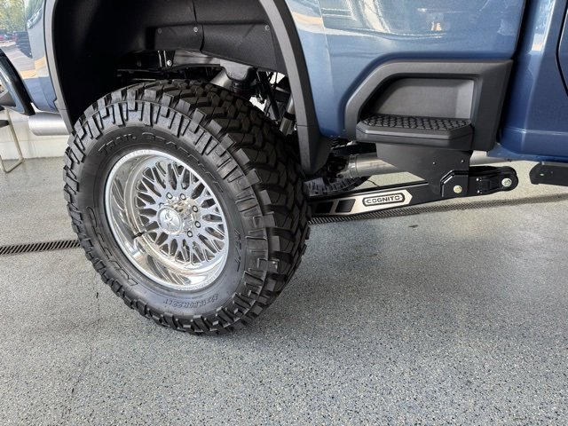 Used 2025 Chevrolet Silverado 2500 High Country w/ Technology Package image 6