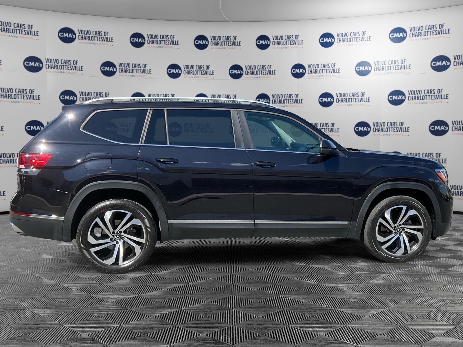 Used 2023 Volkswagen Atlas SEL AWD/4WD image 6