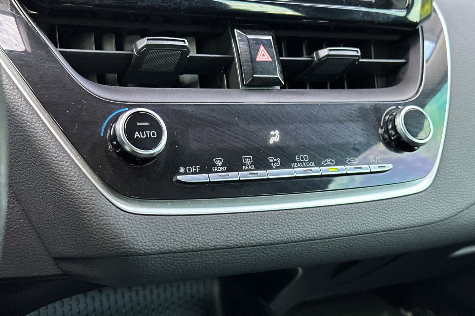 Used 2022 Toyota Corolla LE FWD image 19