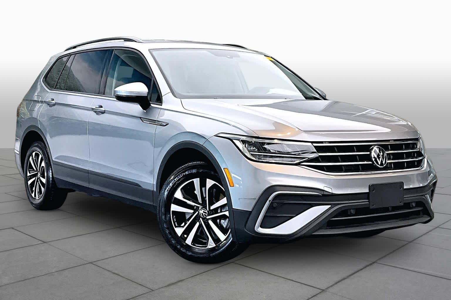 Used 2023 Volkswagen Tiguan S FWD image 3
