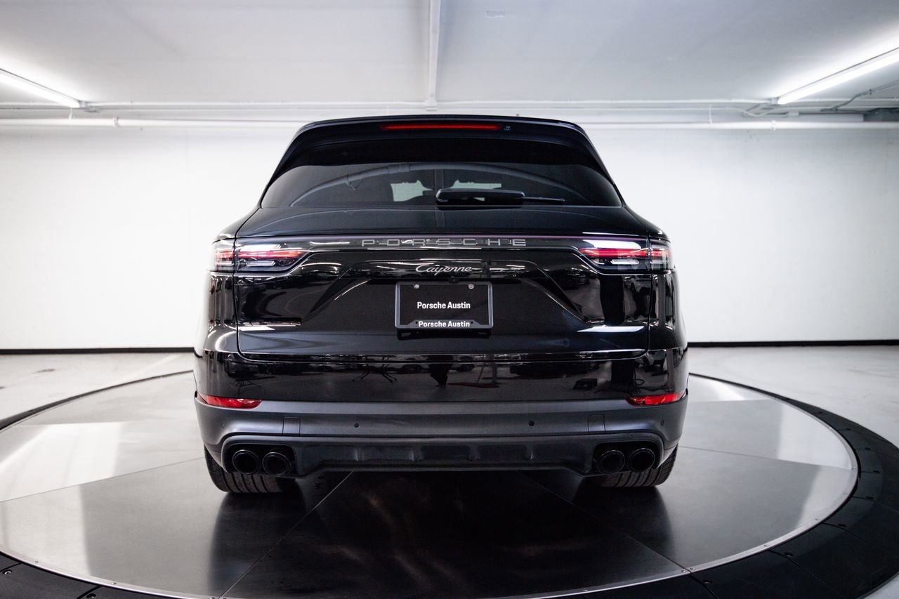 Certified 2023 Porsche Cayenne Platinum Edition image 6