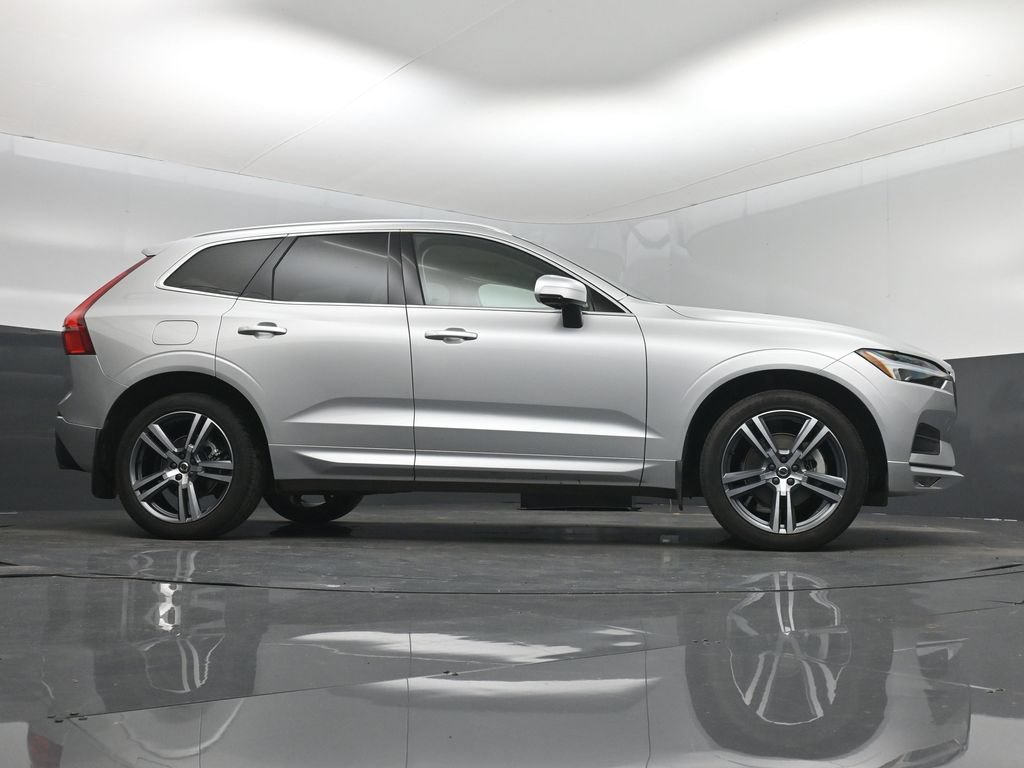 Used 2021 Volvo XC60 T5 Momentum w/ Advanced Package AWD/4WD image 16