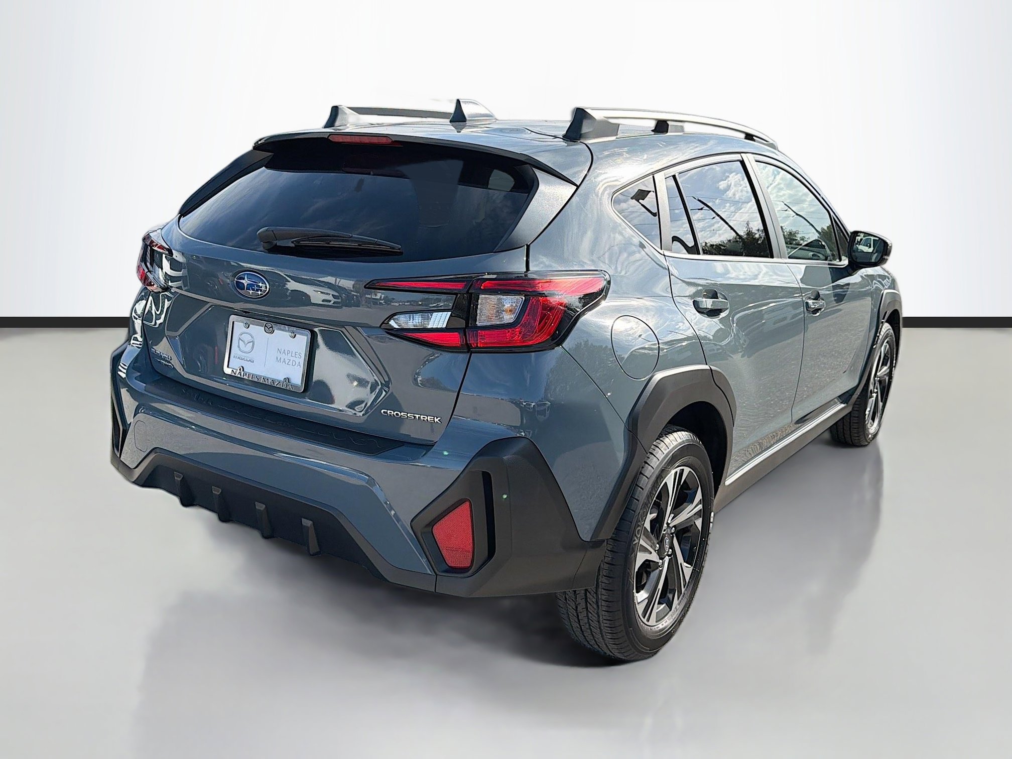 Used 2024 Subaru Crosstrek 2.0i Premium image 4