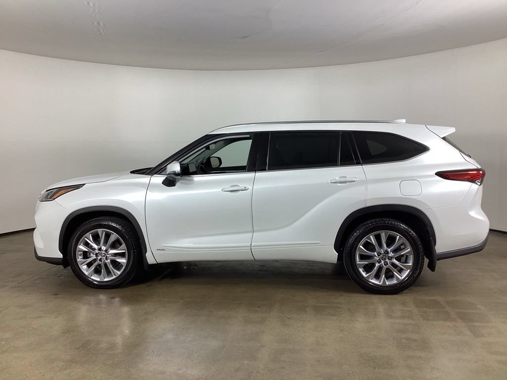 Used 2022 Toyota Highlander Limited AWD/4WD image 8