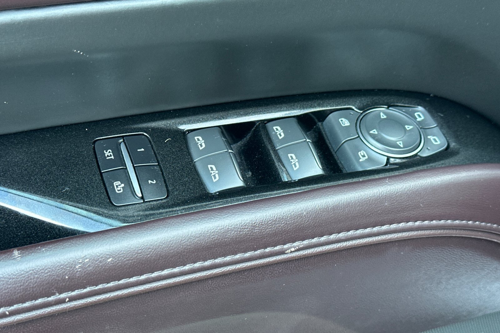 Certified 2023 Cadillac Escalade V AWD/4WD image 12