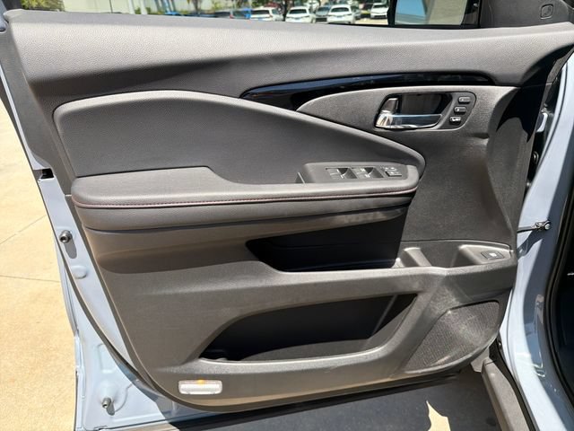 New 2026 Honda Ridgeline Black Edition image 12