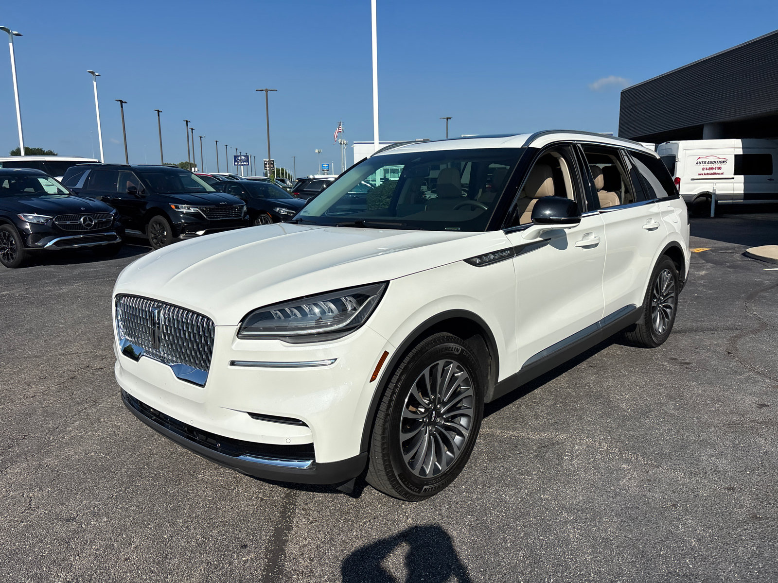 Certified 2022 Lincoln Aviator Reserve w/ Elements Package Plus AWD/4WD image 3