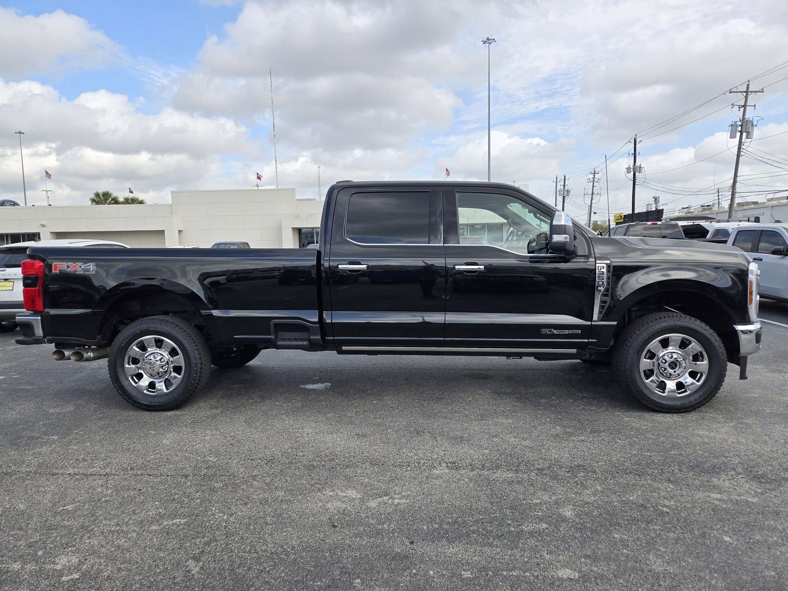 Used 2024 Ford F350 King Ranch w/ Chrome Package image 4