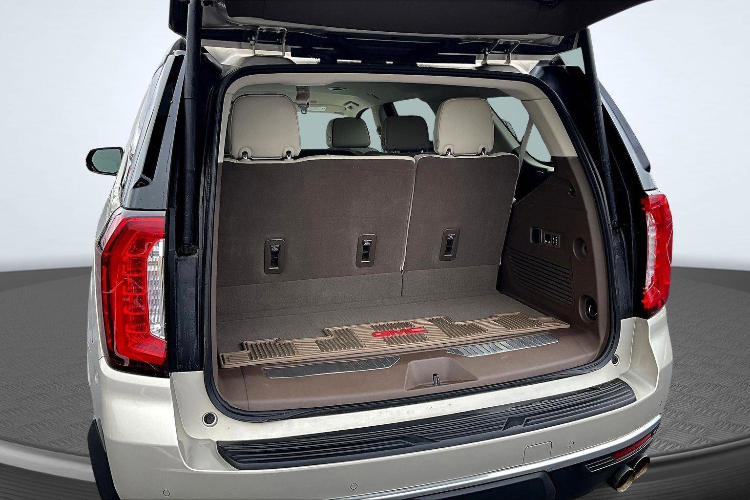 Used 2023 GMC Yukon Denali w/ Max Trailering Package AWD/4WD image 5