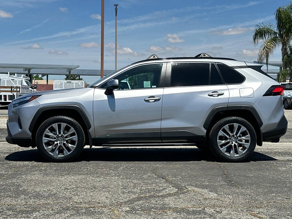 Used 2022 Toyota RAV4 XLE Premium FWD image 6