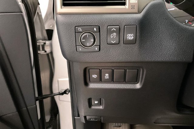 Used 2018 Lexus GX 460 Premium w/ Premium Package AWD/4WD image 42