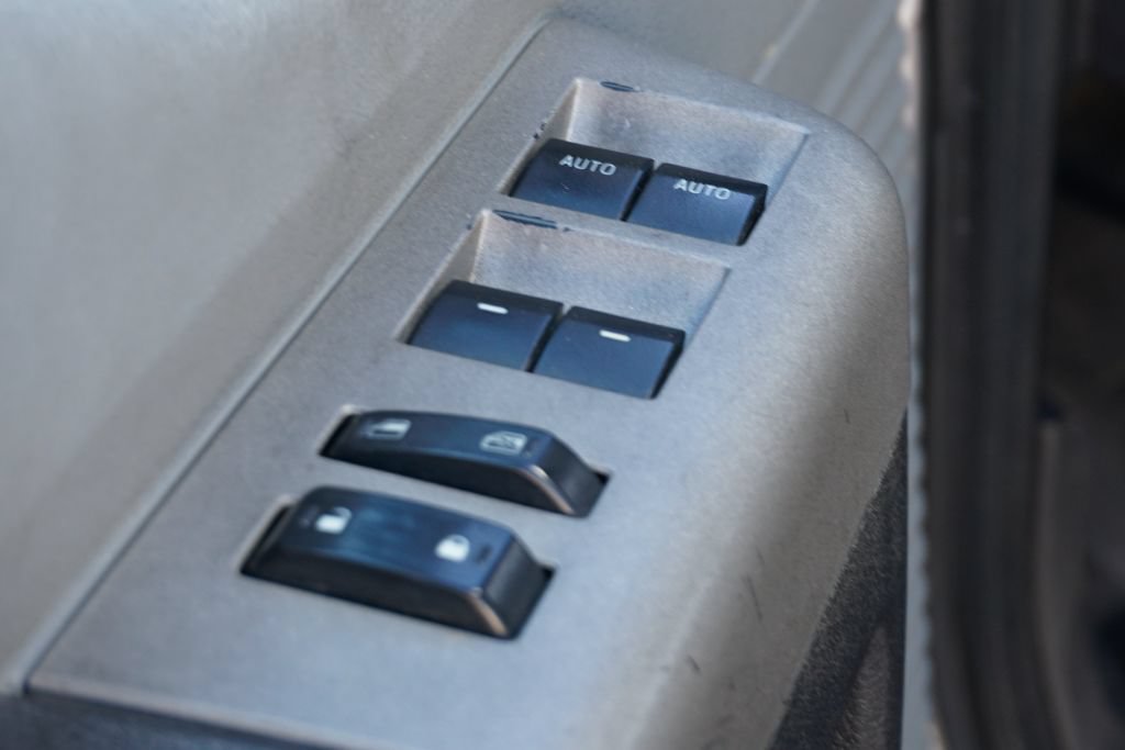 Used 2016 Ford F650 2WD Crew Cab Super Duty image 24
