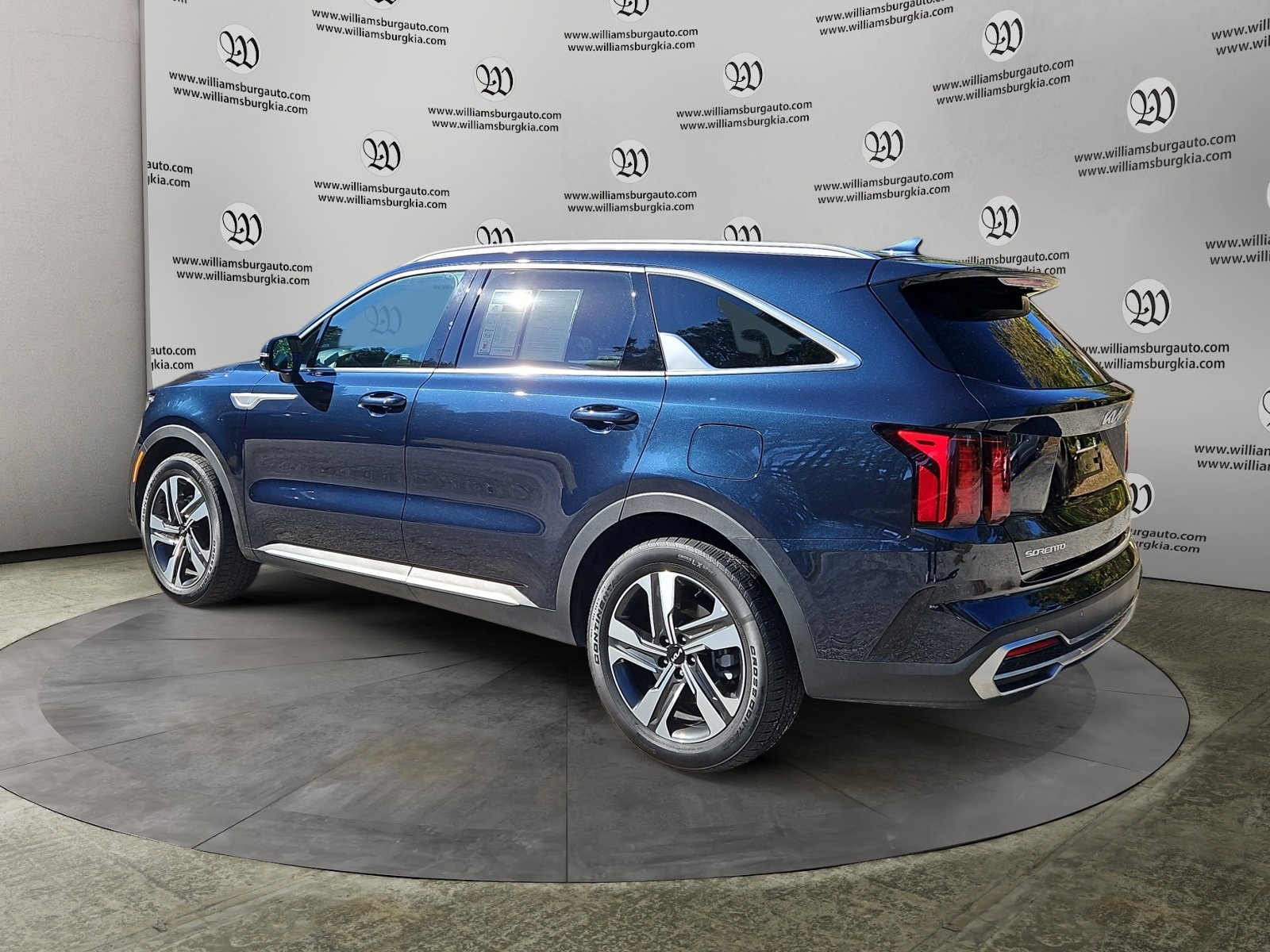 Used 2023 Kia Sorento EX image 3