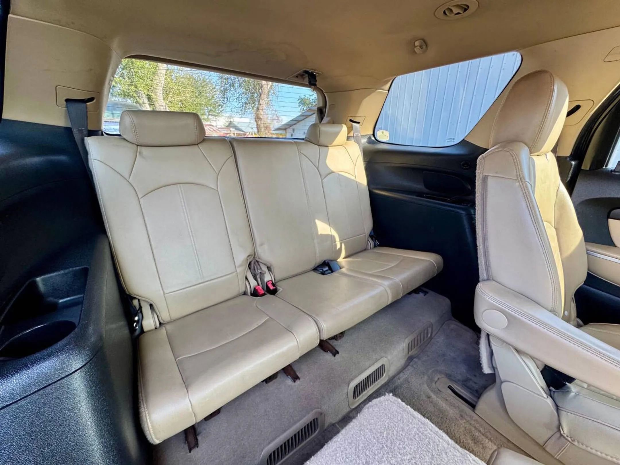 Used 2011 GMC Acadia SLT image 15